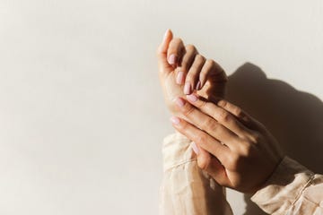 stop nail varish chipping
