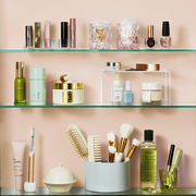 Smart Bathroom Shelf Ideas to Keep Your Towels and Toiletries Under Control