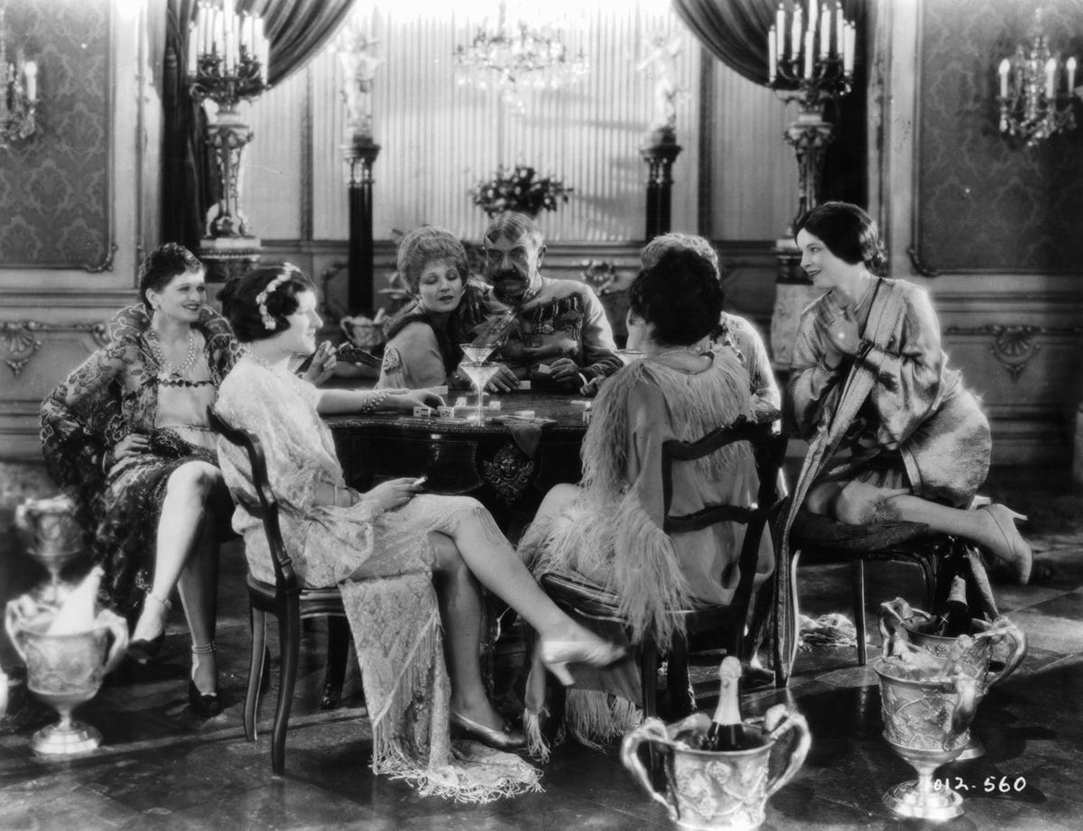 Flappers: significato delle ribelli degli anni venti tra arte e