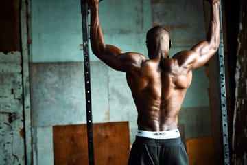 Bodyweight Workout: Build Your Chest, Shoulders and Arms