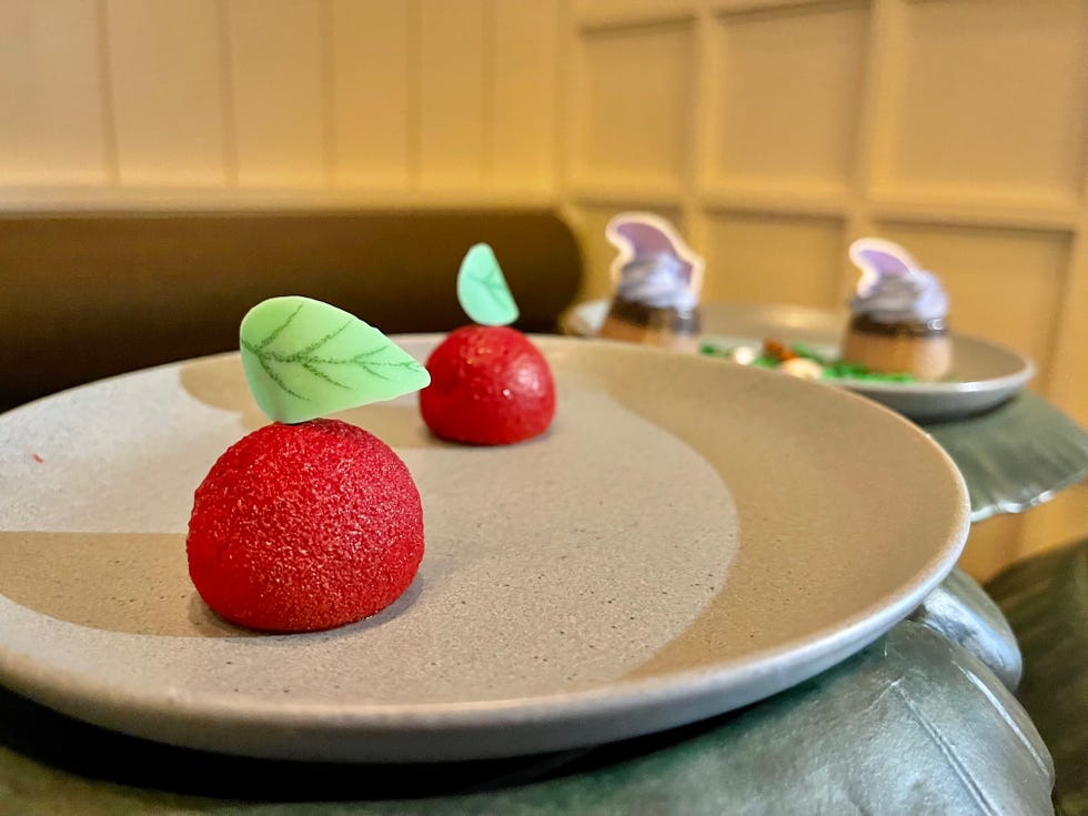 disney character dining