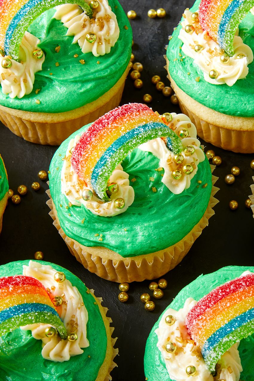 st patricks day cupcakes with candy rainbows