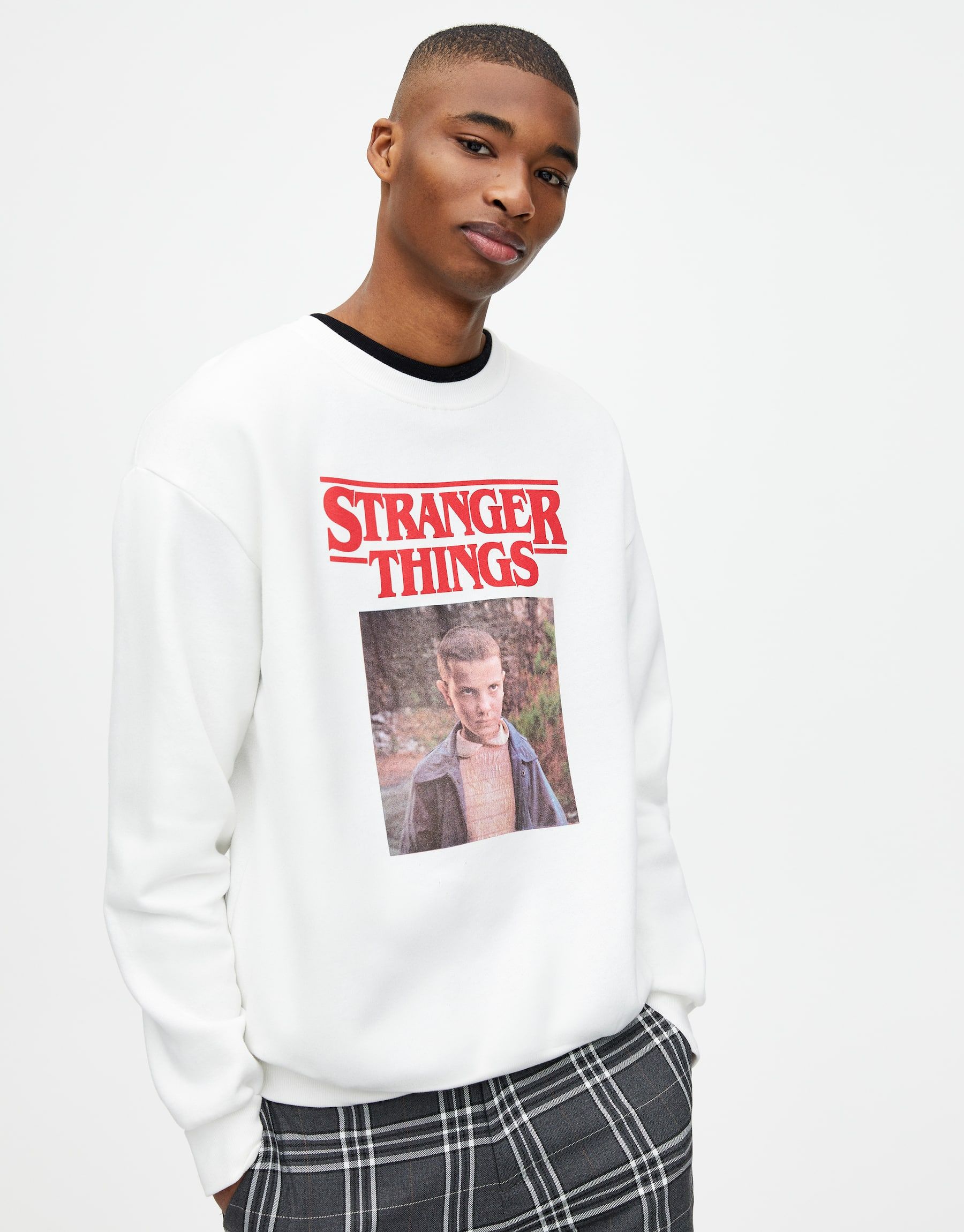 Pull & tiene rebajada la camiseta para meter presión a Netflix y que Stranger Things 3 se estrene ya