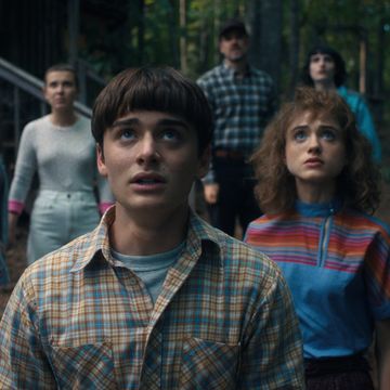 stranger things l to r charlie heaton as jonathan byers, winona ryder as joyce byers, millie bobby brown as eleven, noah schnapp as will byers, david harbour as jim hopper, natalia dyer as nancy wheeler, and finn wolfhard as mike wheeler in stranger things cr courtesy of netflix © 2022