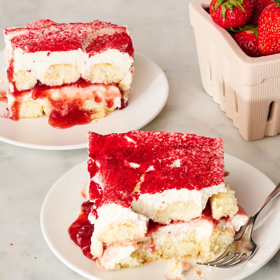 strawberries cream tiramisu