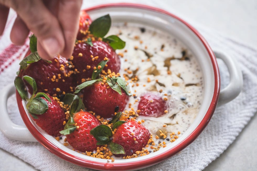 strawberry and passionfruit chia bowl 2