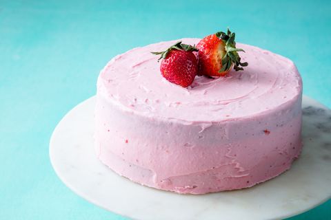 homemade strawberry cake horizontal