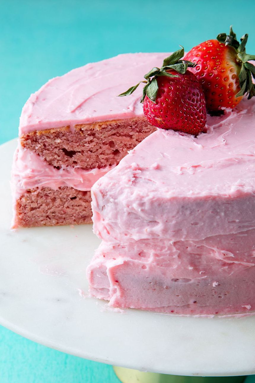 strawberry cake vertical