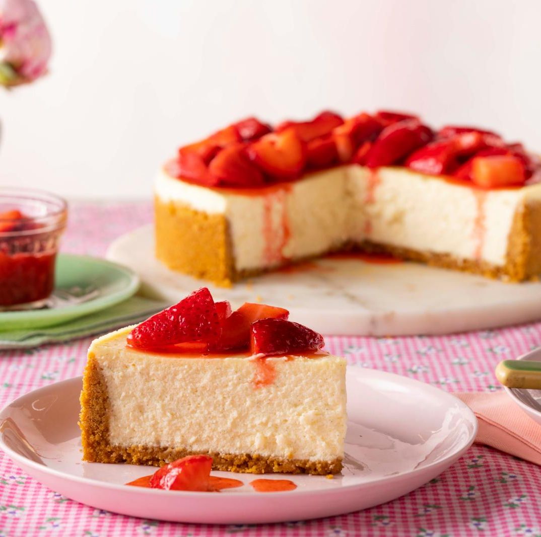 Best Strawberry Cheesecake Recipe - How to Make Strawberry Cheesecake