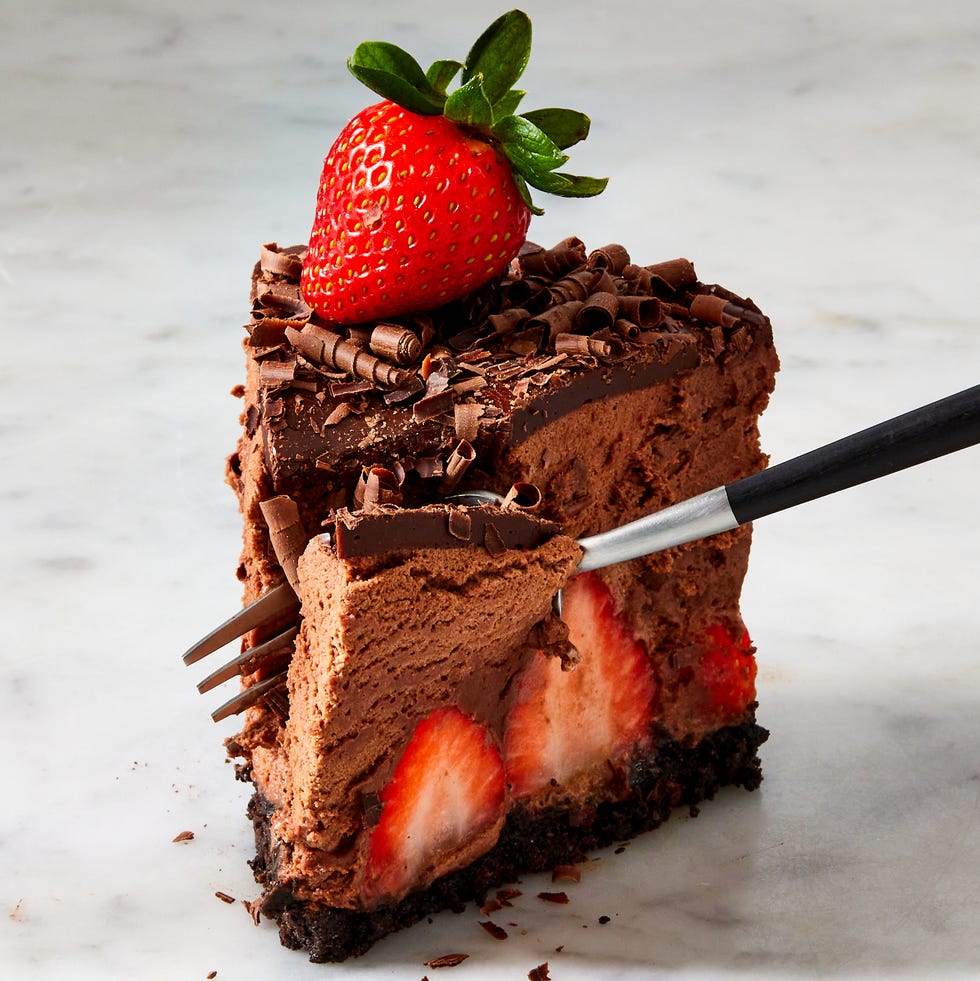 strawberry chocolate mousse cake