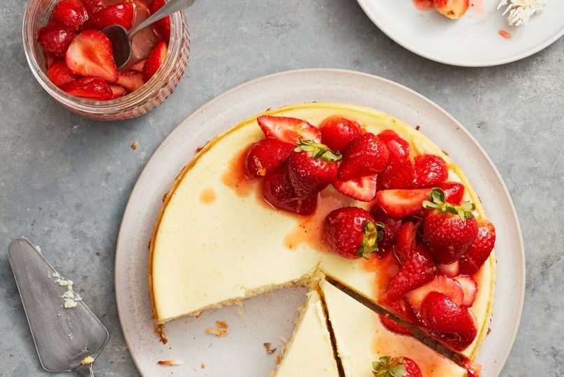 strawberry coconut crust cheesecake