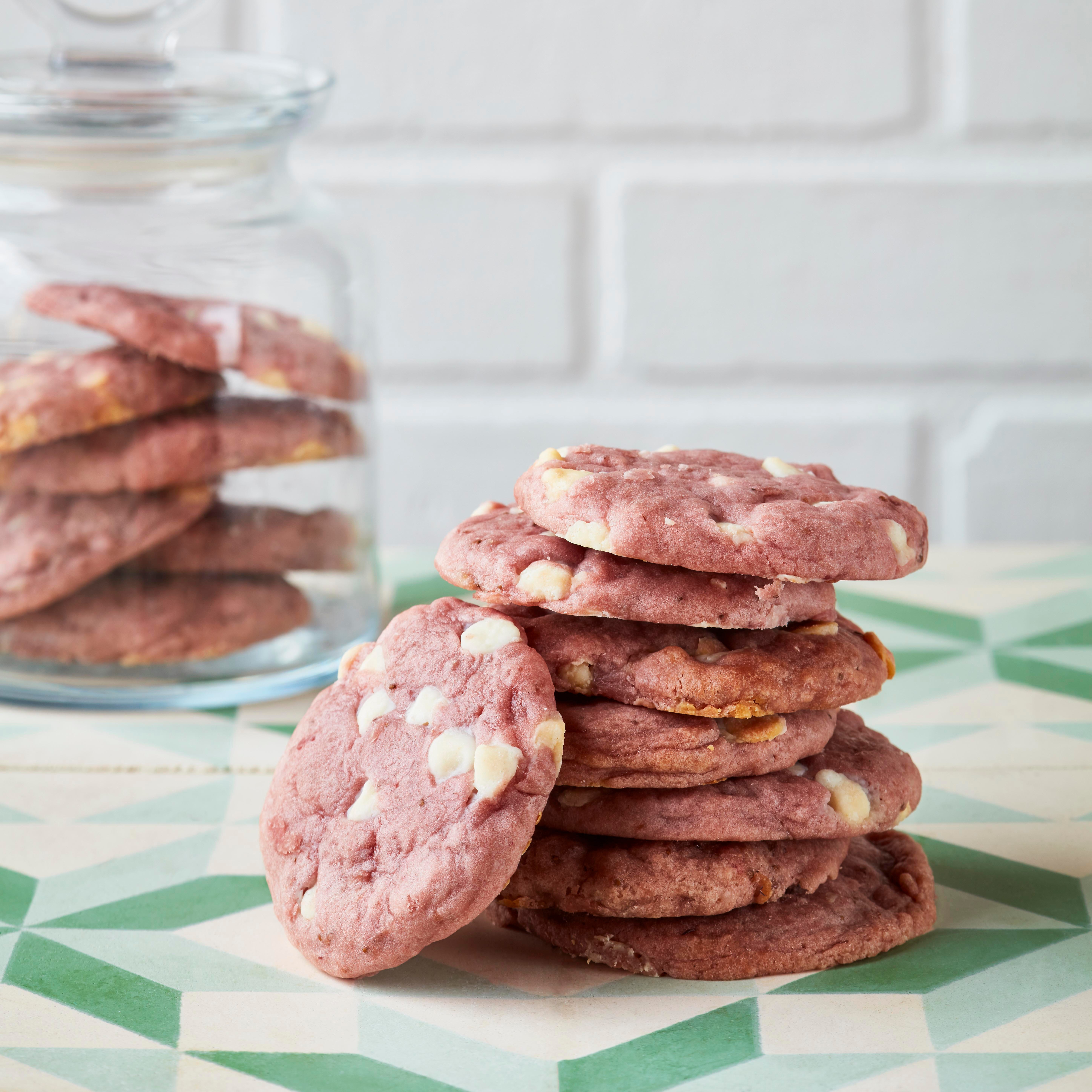 strawberry and white chocolate cookies