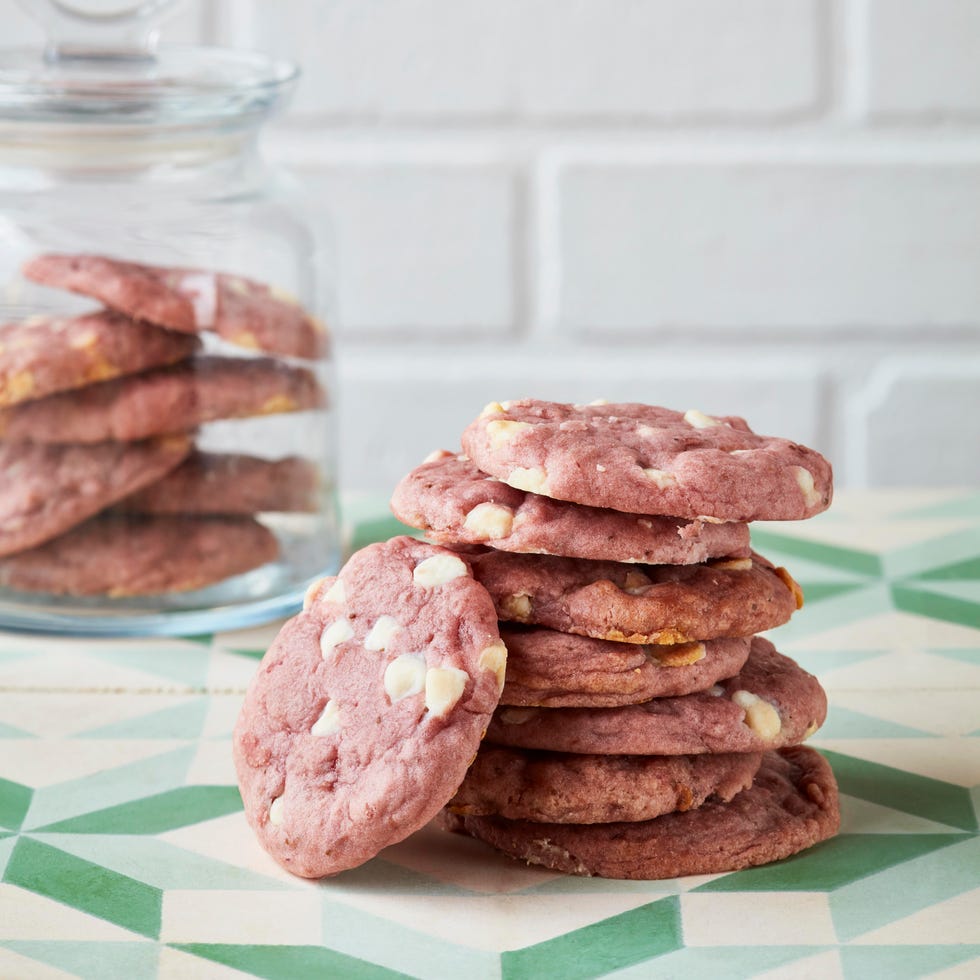 strawberry and white chocolate cookies