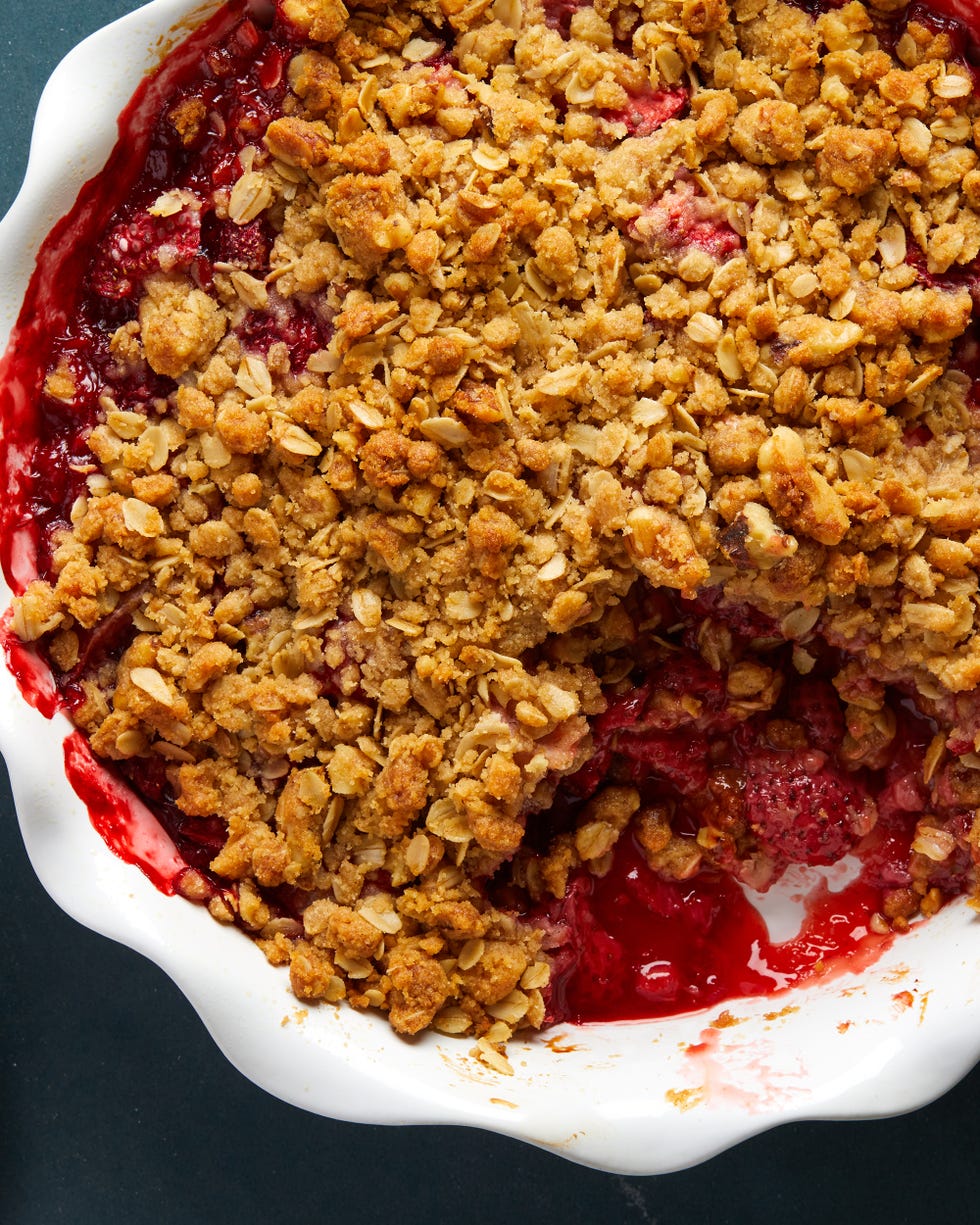 Best Strawberry Crisp Recipe - How to Make Strawberry Crisp