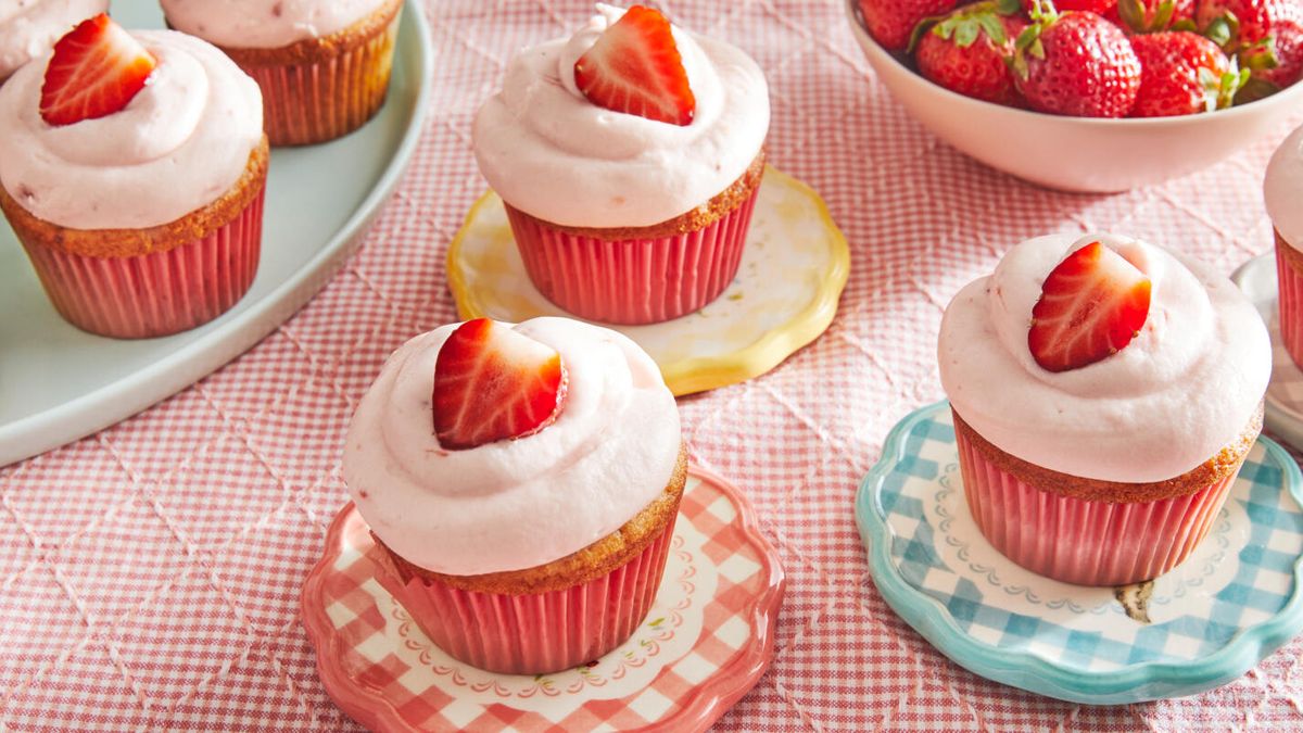 preview for Strawberry Cupcakes