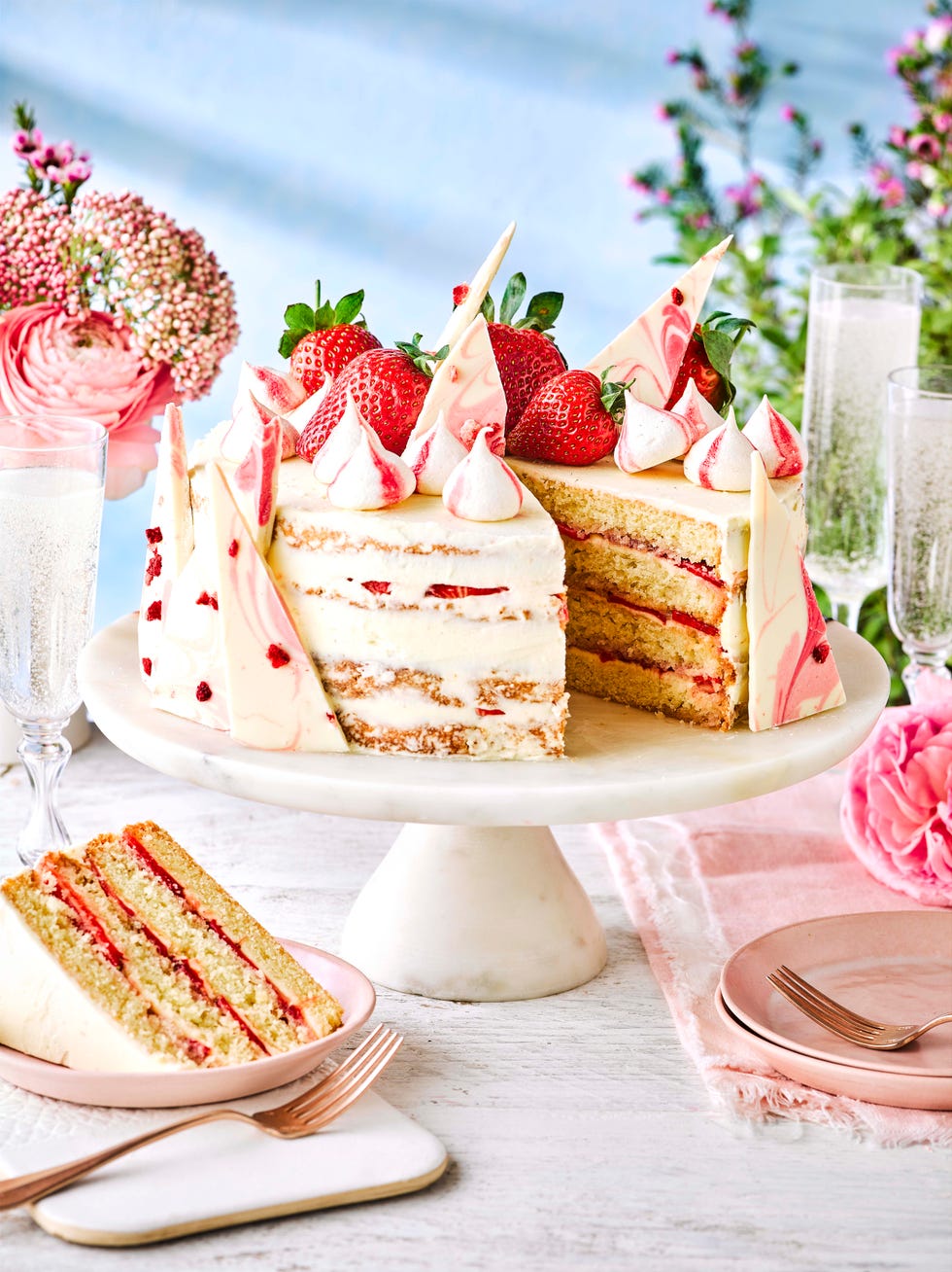strawberry prosecco cake