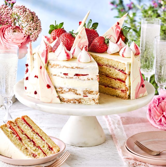 strawberry prosecco cake