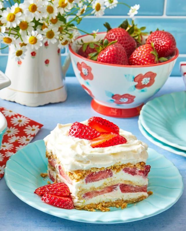the pioneer woman's strawberry icebox cake