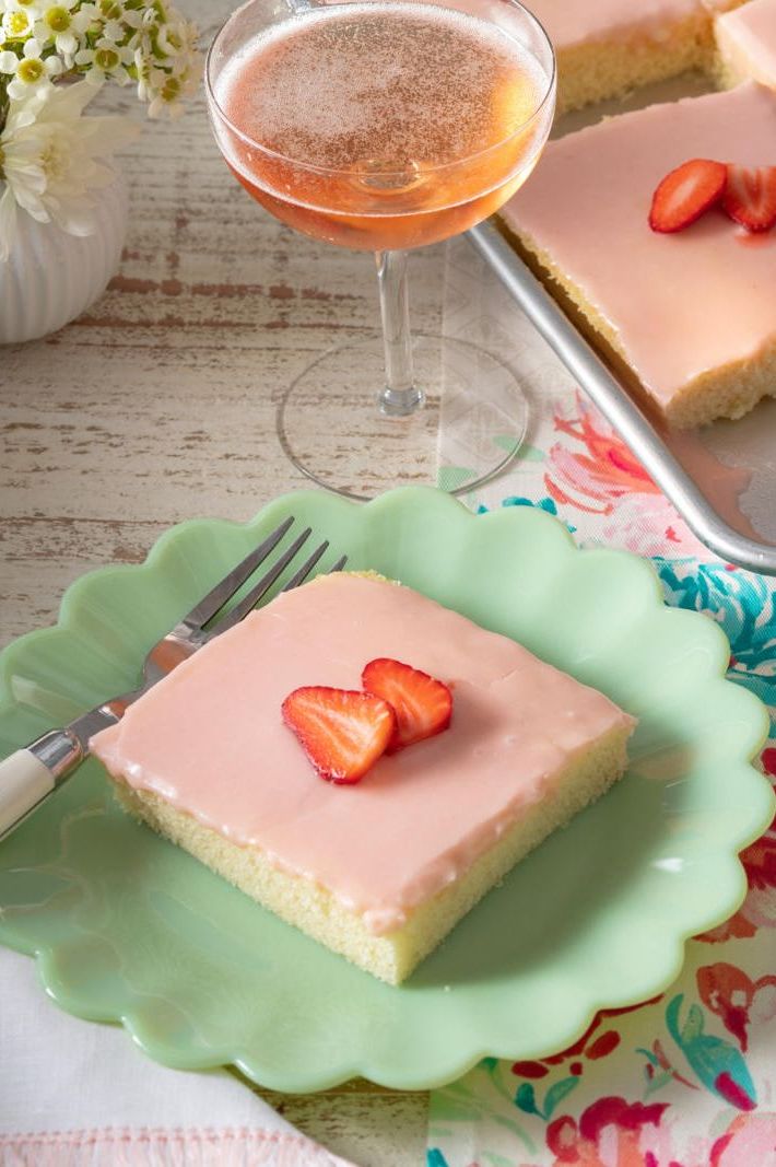 strawberry rose cake