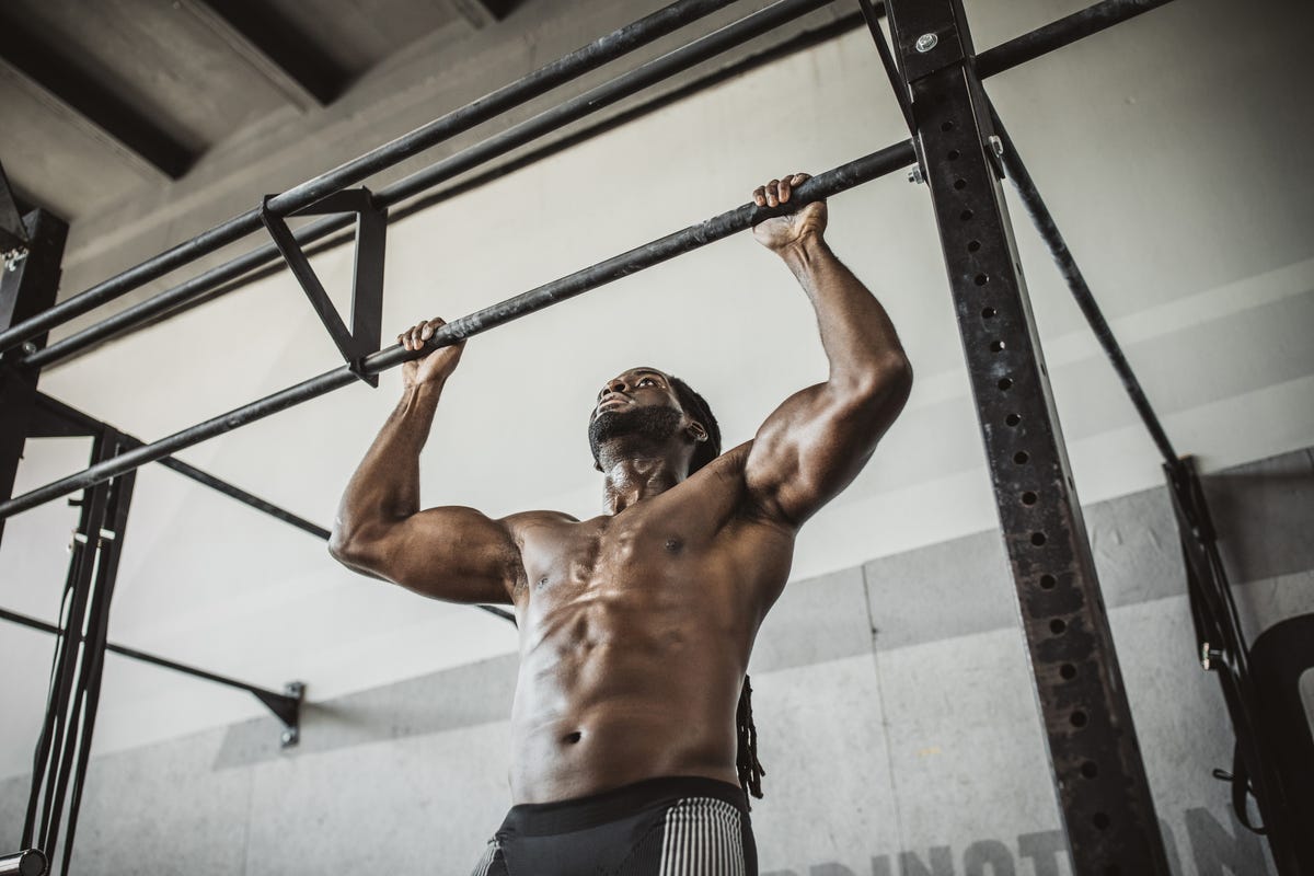 Pull Ups On Rings - L-Style - Wide Grip