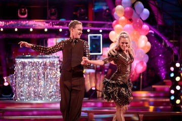 strictly come dancing's dan walker and nadiya bychkova dance their week 4 routine