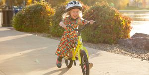 Vehicle, Bicycle, Child, Yellow, Toddler, Recreation, Cycling, Leaf, Bicycle accessory, Autumn, 