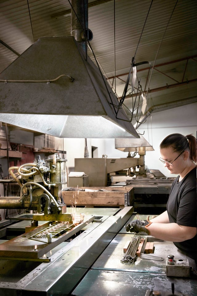 string shelving history