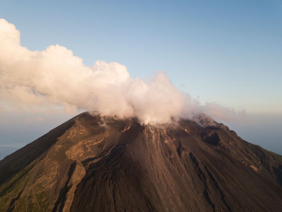 De relatief lichte erupties die de Stromboli geregeld ondergaat zijn van een type dat Stromboliaans wordt genoemd aangezien de vulkaan een van de eerste was die wetenschappelijk werd bestudeerd