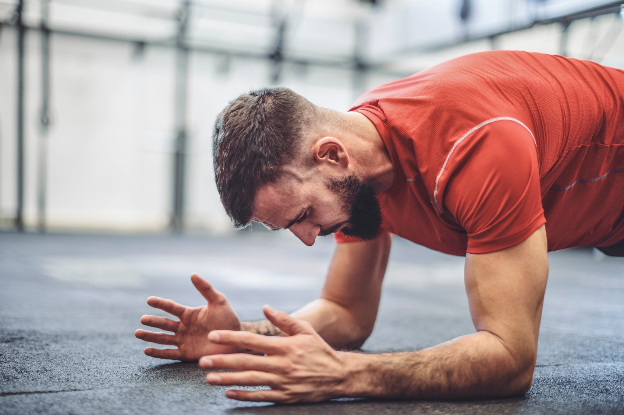 Standing cross plank discount crunches