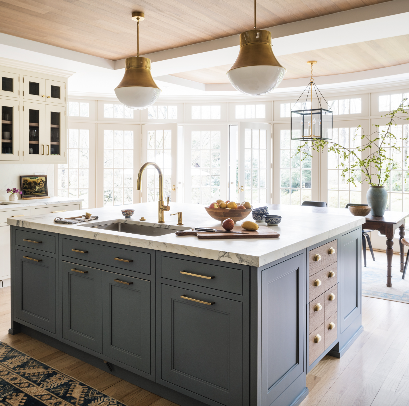 This Sun-Drenched Kitchen Got a Major Makeover Without Changing Its Footprint