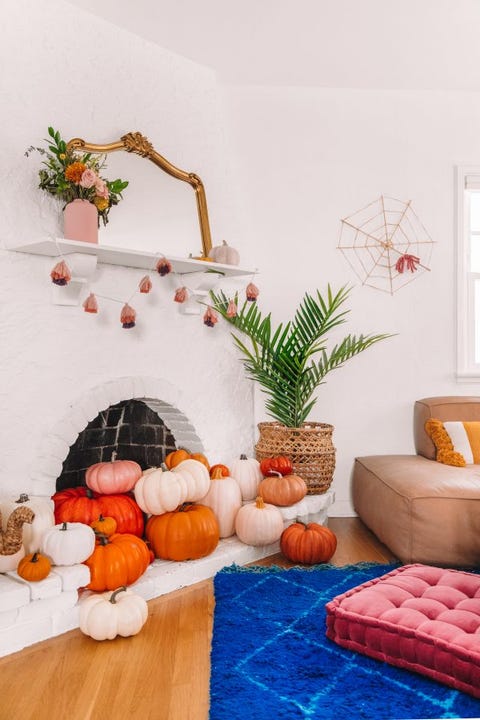 28 Fall Mantel Decor Ideas - Halloween Mantel Decorations 28 Fall Mantel Decor Ideas - Halloween Mantel Decorations