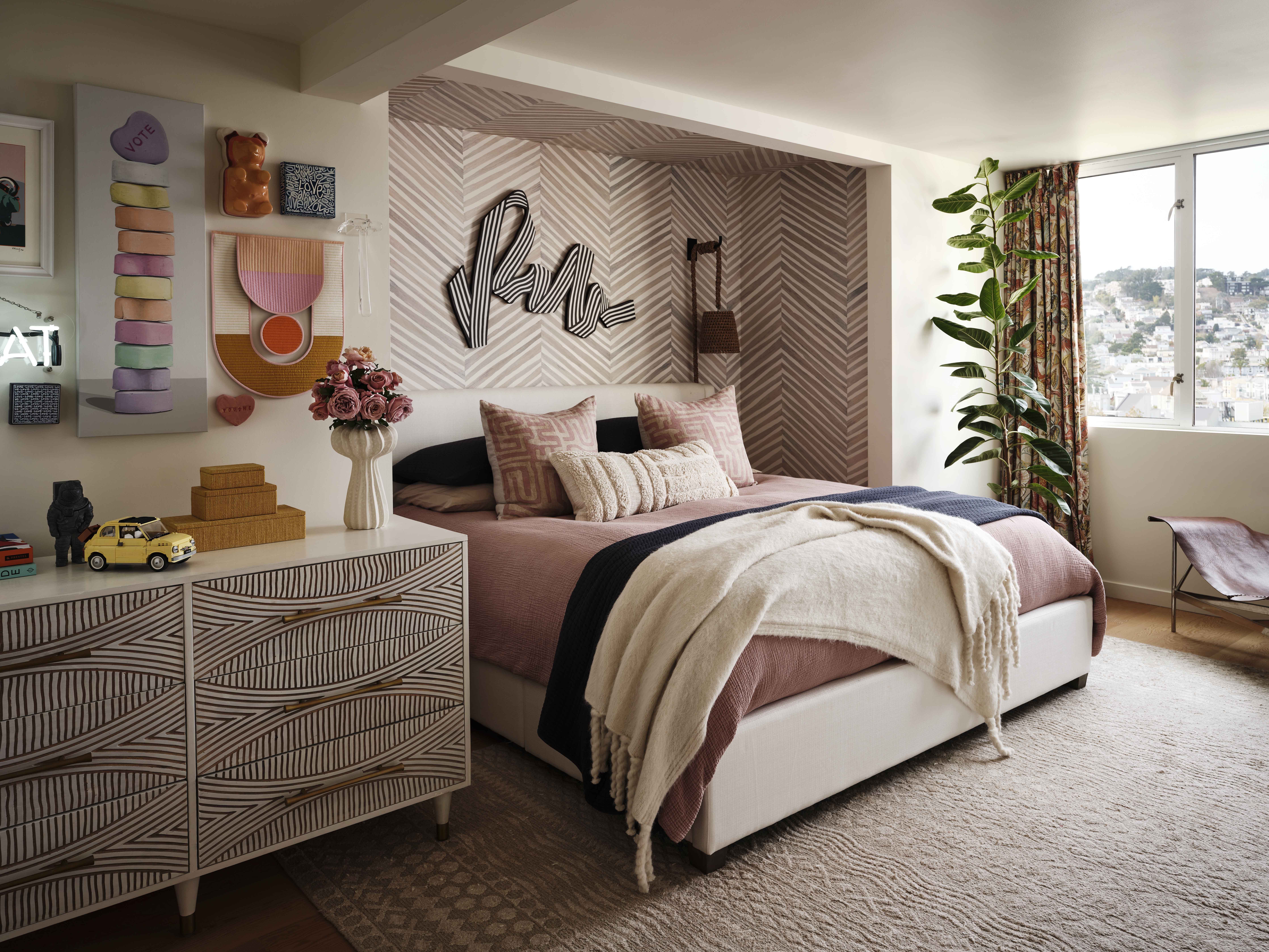 10 Amazing Solutions to Decorate a Bedroom Without a Headboard – Crafted  Beds Ltd