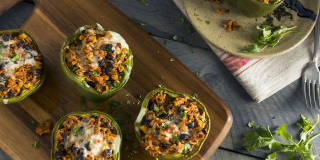 https://hips.hearstapps.com/hmg-prod/images/stuffed-peppers-ground-beef-instant-pot-recipes-1579634237.jpg?crop=1.00xw:0.752xh;0,0.0962xh&resize=640:*