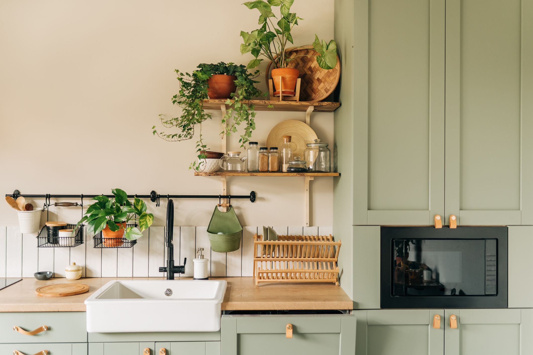 Adding a Touch of Color to Your Kitchen