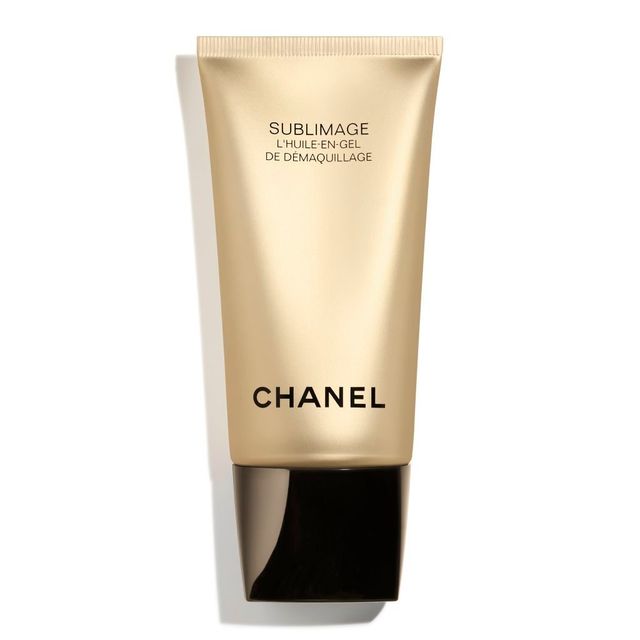 El gel desmaquillante 'L'Huile-En-Gel De Démaquillage', de Chanel (100 €). El primer paso de su tratamiento de belleza.