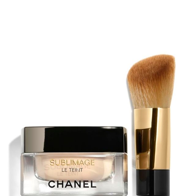 ¿Para terminar el tratamiento de belleza con un toque de maquillaje? La Base en crema 'Sublimage Le Teint', de Chanel (235 €).