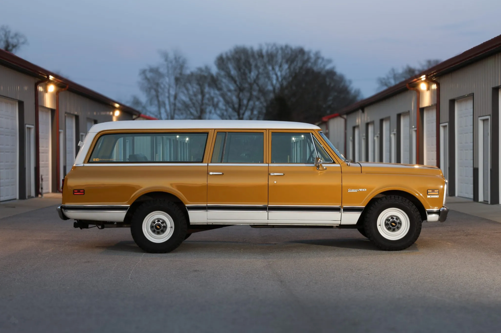 1972 chevy suburban