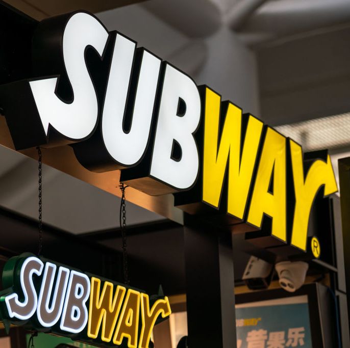 restaurants open on thanksgiving subway