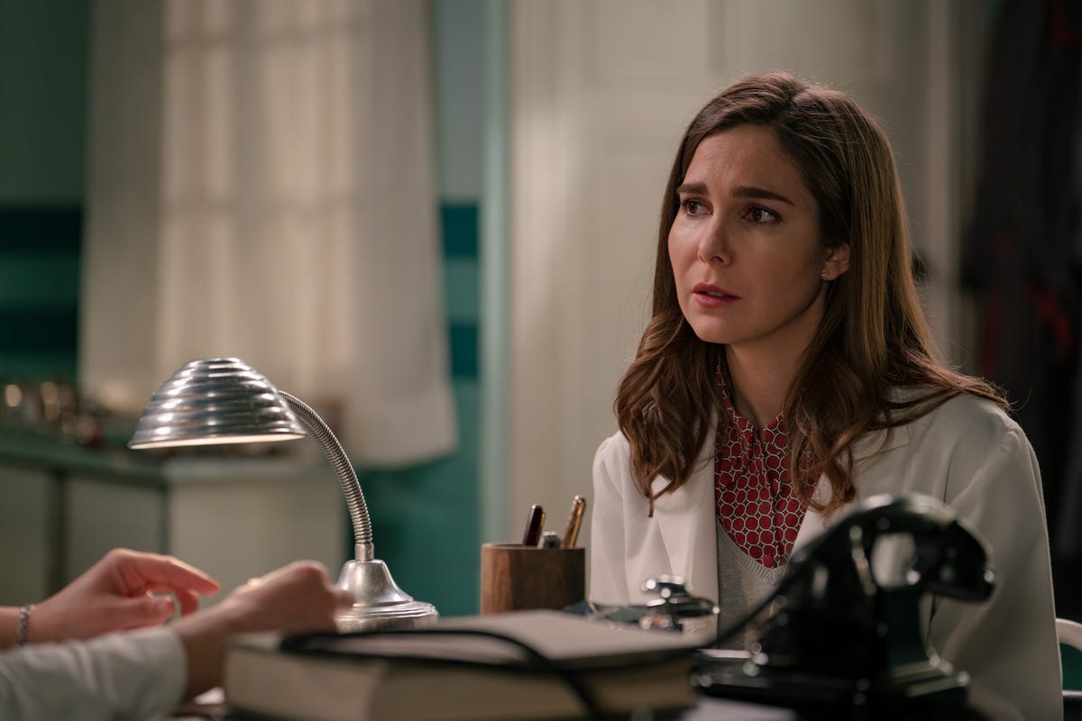 Begoña, celosa de la relación entre Gabriel y Cristina en el avance del capítulo  351 del miércoles 16 de julio de 'Sueños de libertad', la serie diaria de  Antena 3