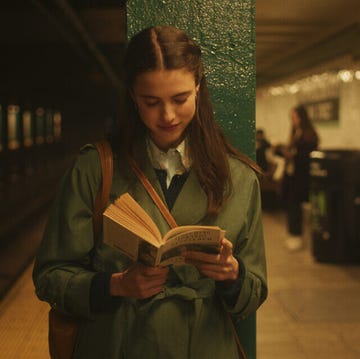 sueños de una escritora en nueva york margaret qualley