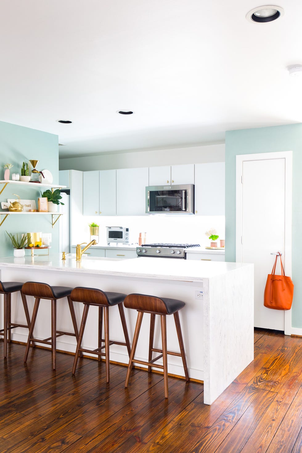 35 Unbelievable Before-and-After Kitchen Makeovers