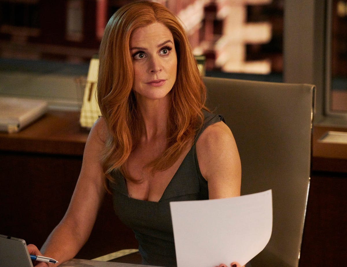 suits cast sarah rafferty spinoff show comment