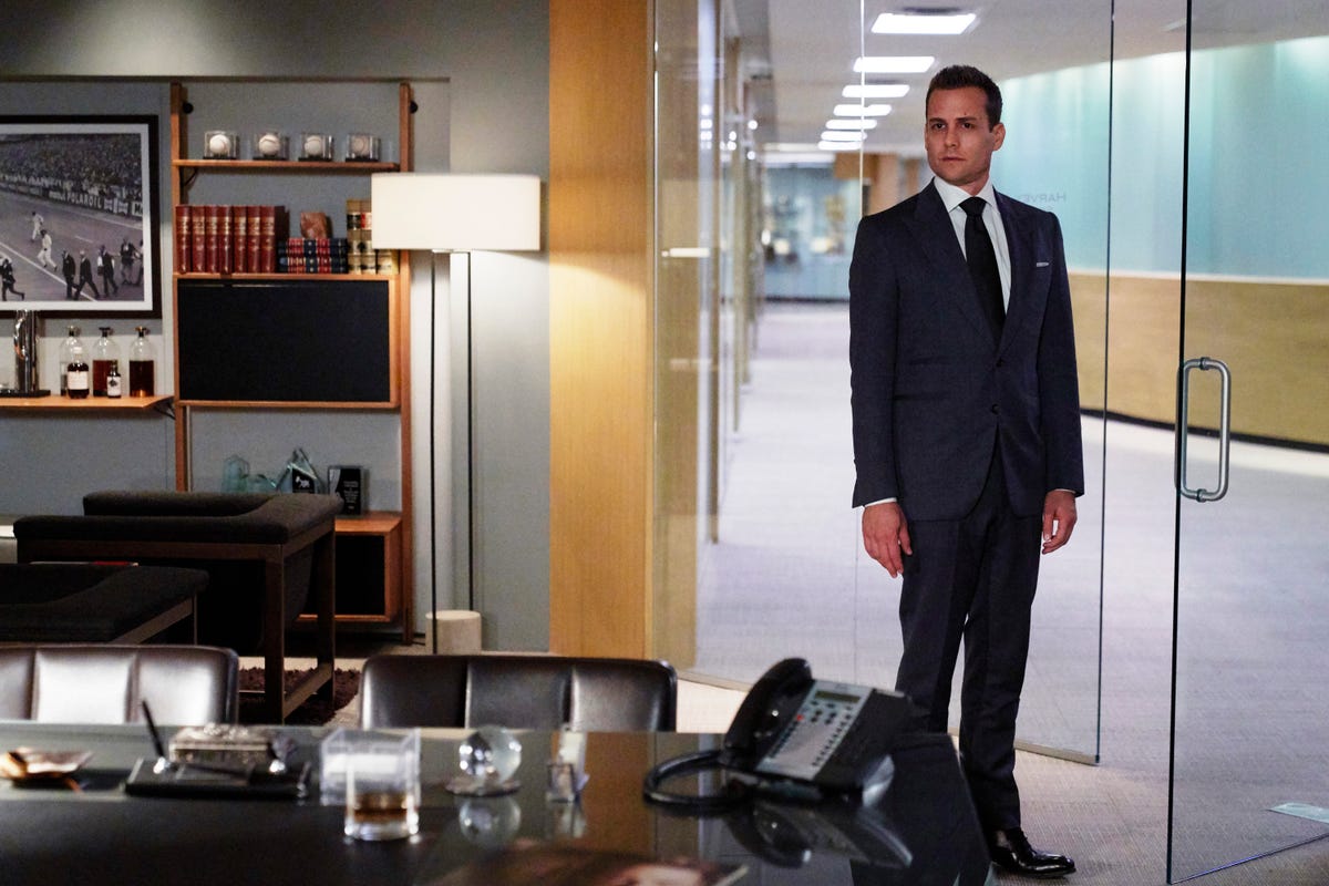 suits la harvey specter return episode date news