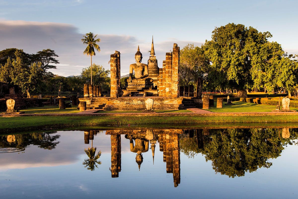 Het oude Sukhothai wordt beschouwd als de wieg van de Thaise beschaving wetenschap kunst en architectuur