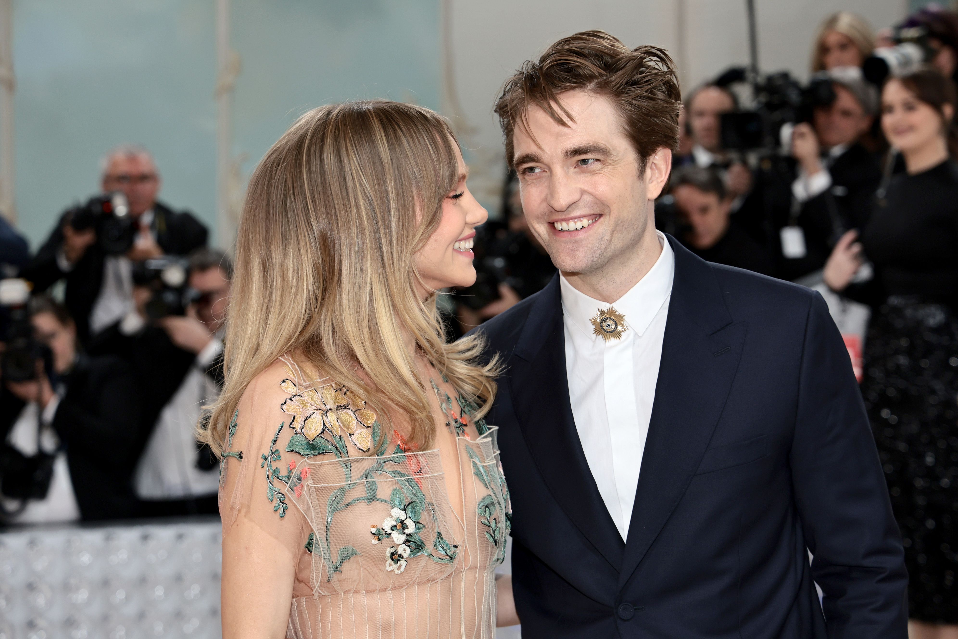 Robert Pattinson And Suki Waterhouse Made Their Met Gala Debut As A ...