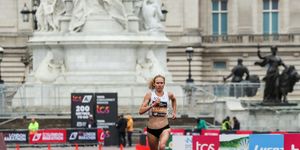 susanna sullivan nears the finish line at the 2023 london marathon