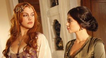 ﻿la princesa isabella es admitida dentro de la corte real para disgusto de hürrem, mientras que ibrahim orquesta un plan contra la favorita del sultán