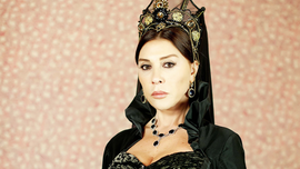 la salud de la sultana se resiente tras descubrir un terrible secreto y tener un fuerte enfrentamiento con hürrem