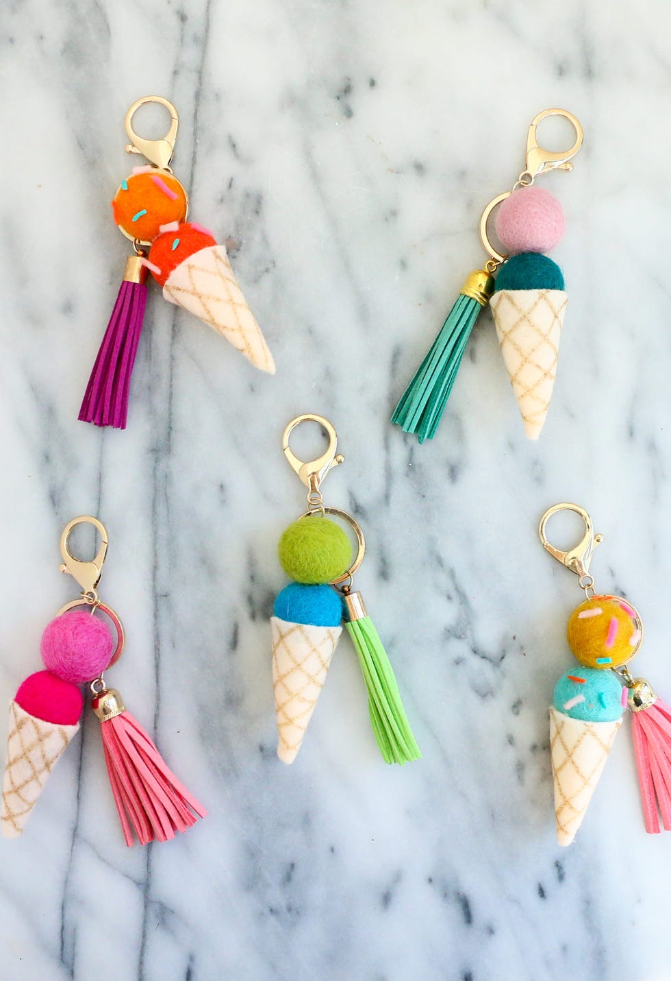 https://hips.hearstapps.com/hmg-prod/images/summer-crafts-ice-cream-cone-keychain-1590676529.jpg?crop=1.00xw:0.686xh;0,0.0923xh&resize=980:*