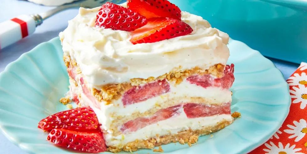 strawberry icebox cake